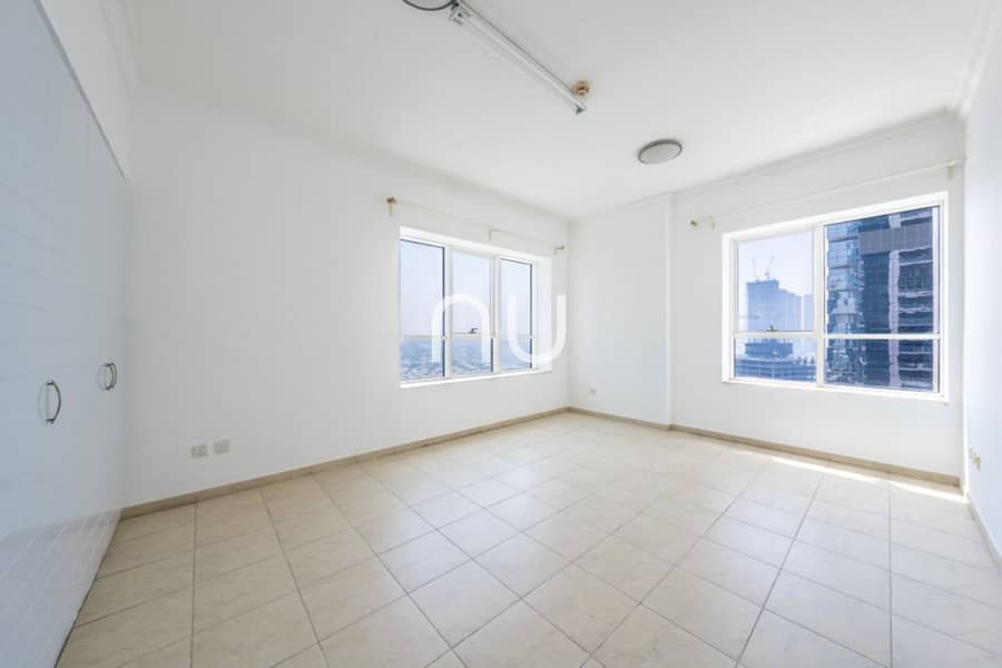 Vacant Now | Spacious Apartment | High Floor - Image 6