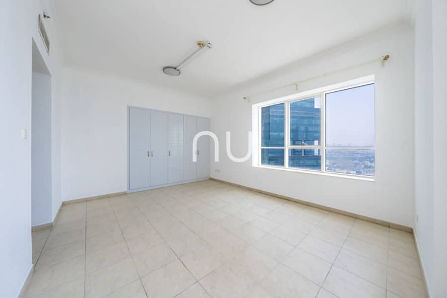 Vacant Now | Spacious Apartment | High Floor - Image 9