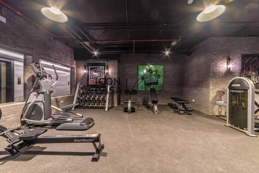 Cozy Studio with Pool View - Image 14