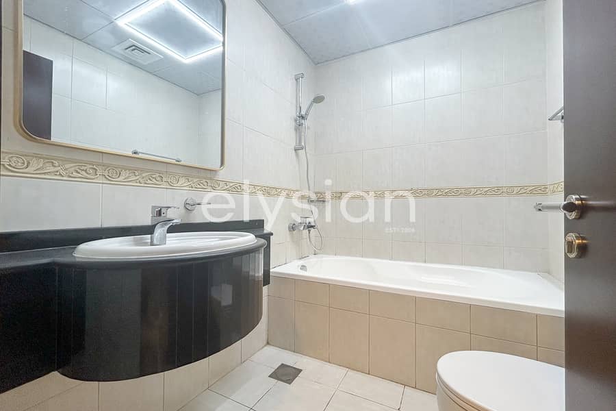 Fully Upgraded | Full Sea View | PENTHOUSE - Image 18