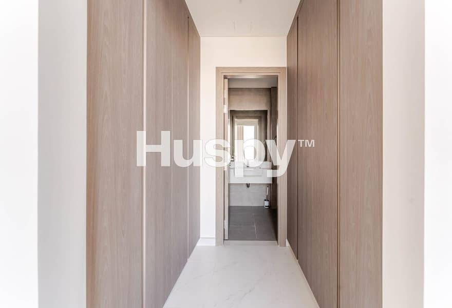 Corner Unit | Vacant | Furnished - Image 8