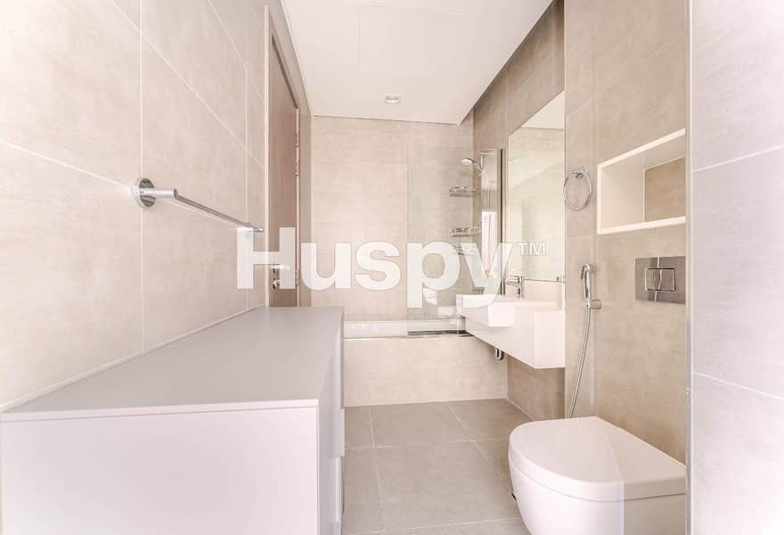 Corner Unit | Vacant | Furnished - Image 10