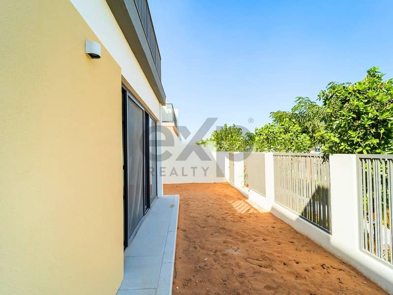 Brand New | Single Row | Green View | Corner Unit