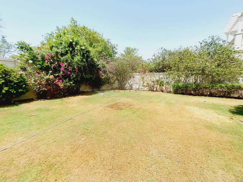 Ready| Private and Cozy | Lush Green Garden |