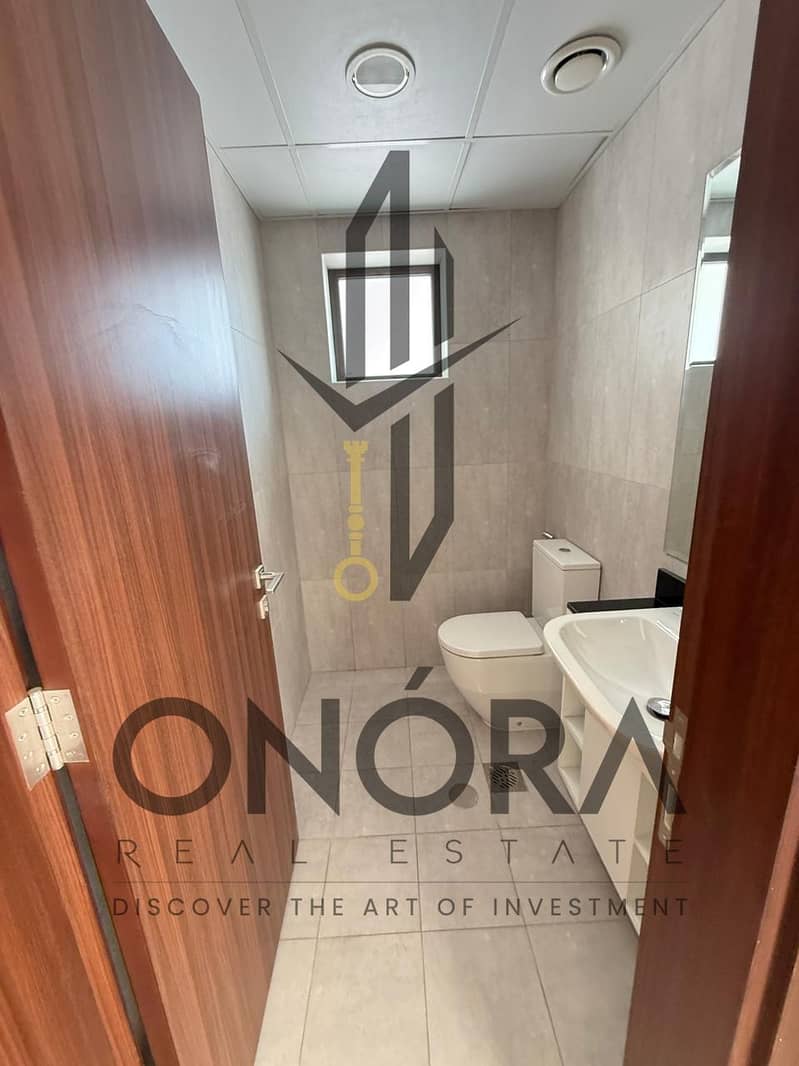 Spacious 4-Bedroom Villa + Maid’s Room | Single Row | Prime Location | 2-3 Cheques - Image 6