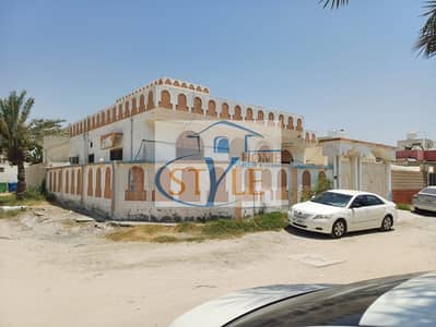 3 Bedroom Villa for Sale in Al Sabkha, Sharjah - WhatsApp Image 2025-11-15 at 12.06. 49 PM (1). jpeg 3 Bedroom Villa for Sale in Al Sabkha, Sharjah - WhatsApp Image 2025-11-15 at 12.06. 49 PM (1). jpeg