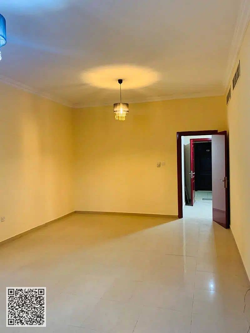 4 hall 1. jpg