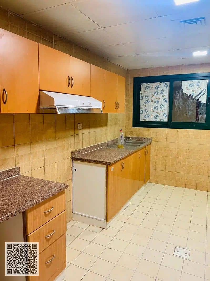 9 kitchen 2. jpg