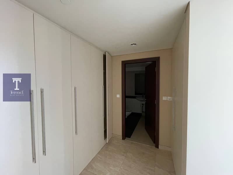 Sea View | Closed Kitchen | Ready to Move IN | Vacant unit