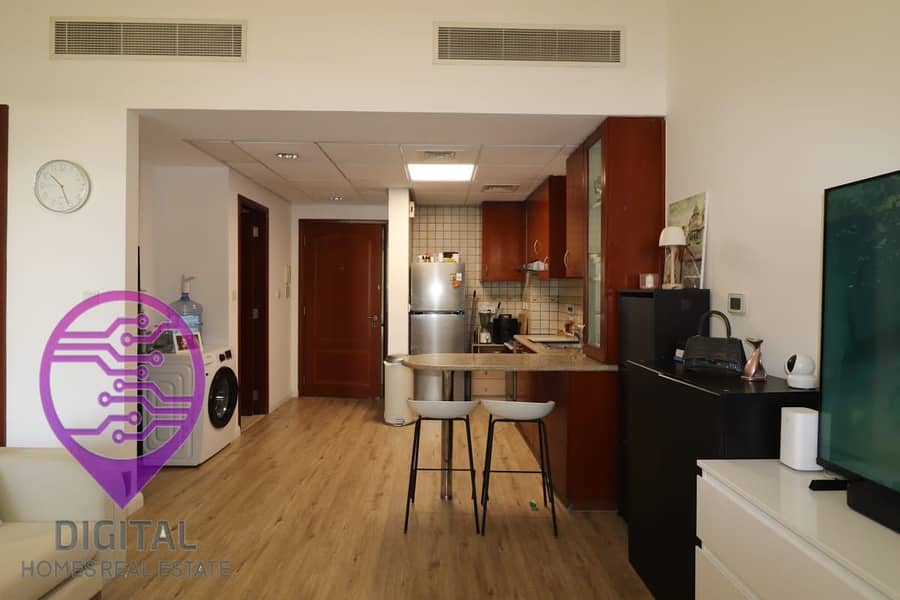 Beautiful view-Concrete Balcony-New appliances-Upgraded - Image 12