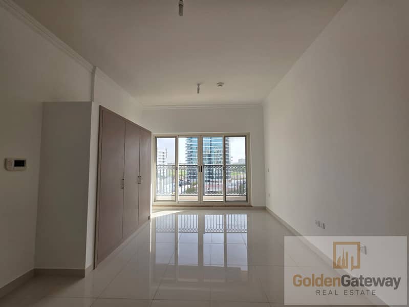 Vacant Soon I Spacious Studio I Mid floor