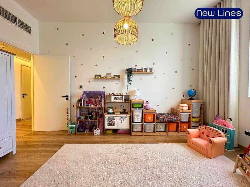 Upgraded I Spacious I Prime Location - Image 8