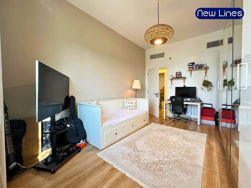 Upgraded I Spacious I Prime Location - Image 14