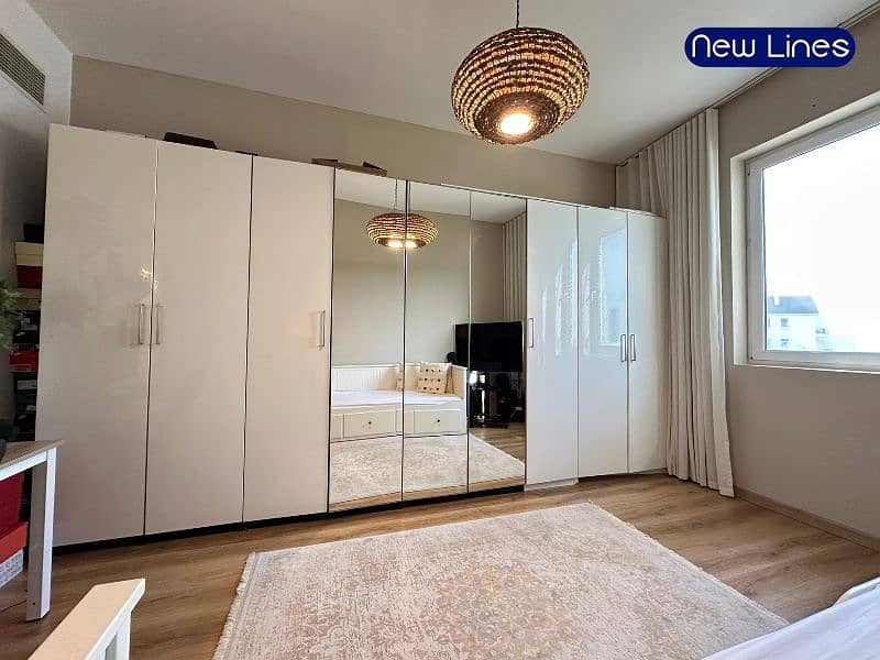 Upgraded I Spacious I Prime Location - Image 15