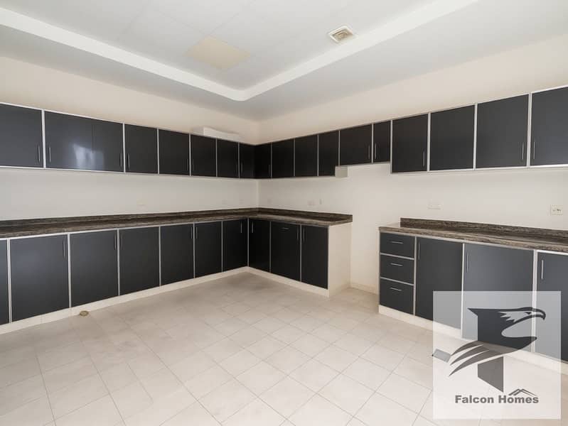 Luxury 4BR Modern Style Villa with Garden and Pool - Image 27