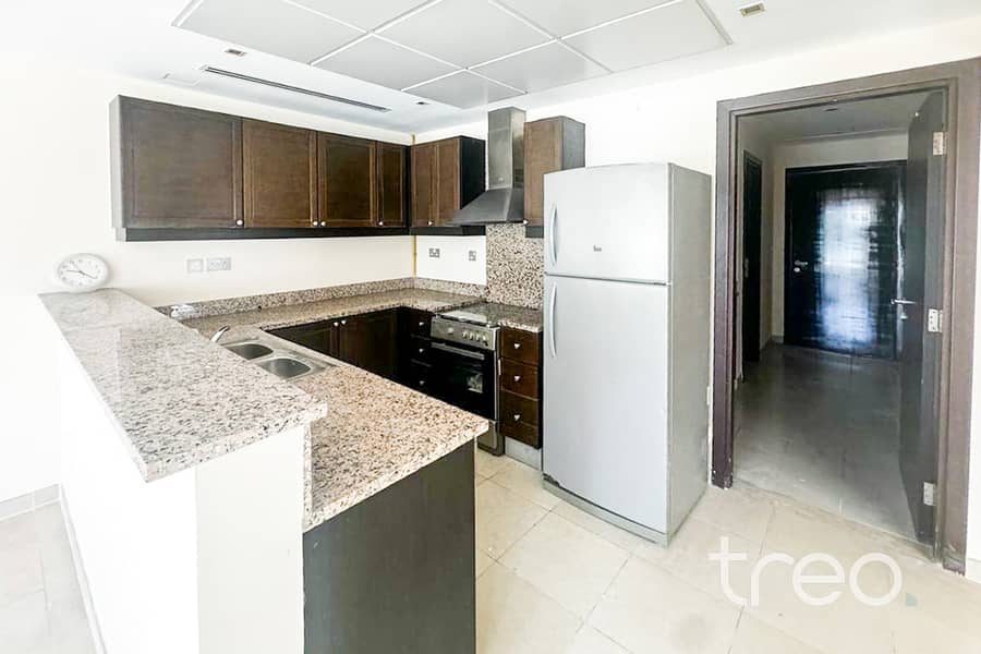 Large Plot | Beautiful Villa | Vacant - Image 6