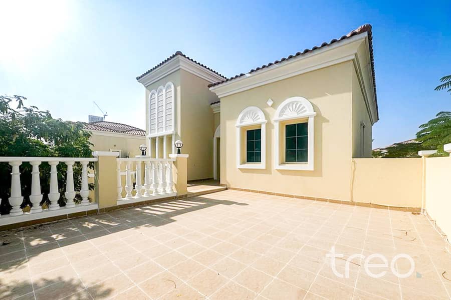 Large Plot | Beautiful Villa | Vacant - Image 13