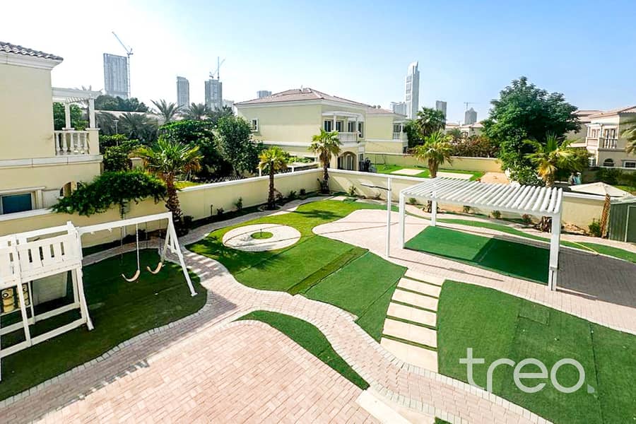 Large Plot | Beautiful Villa | Vacant - Image 15