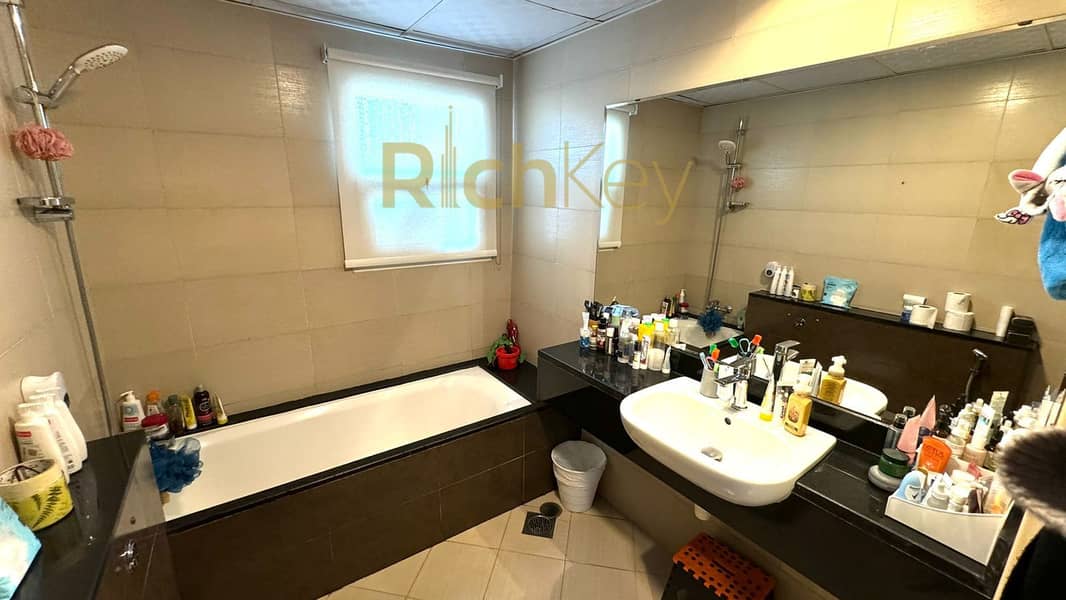 Elegant Villa | Spacious Villa | Prime Location - Image 6