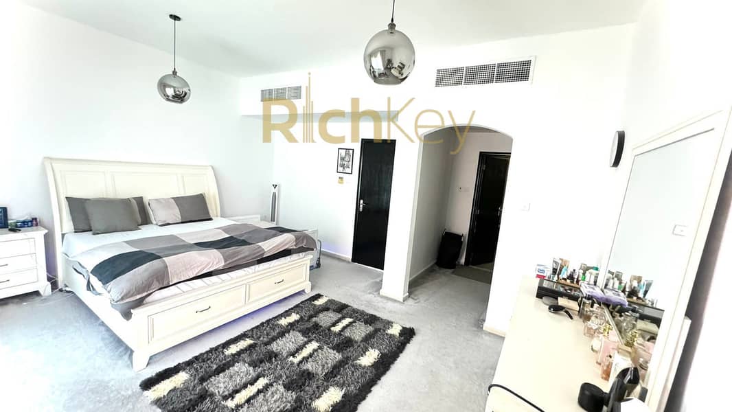 Elegant Villa | Spacious Villa | Prime Location - Image 8