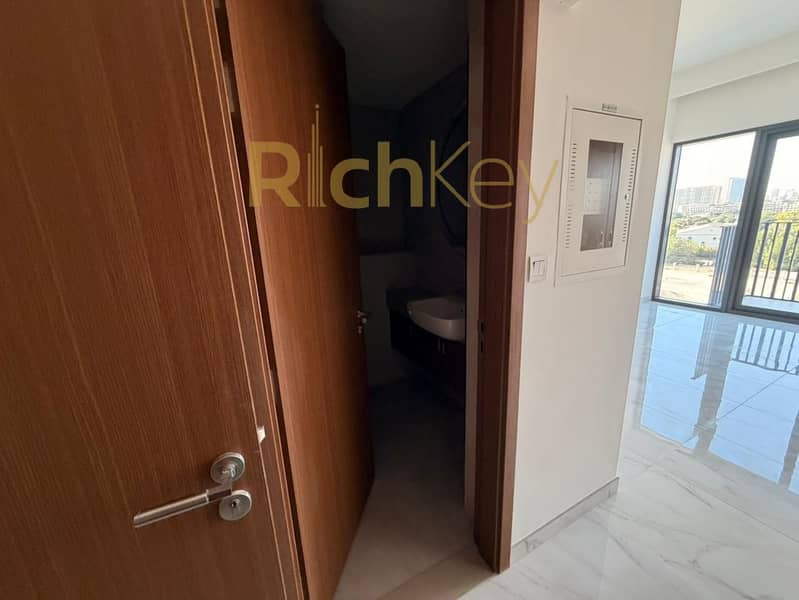 Modern Studio | Prime Location | High ROI