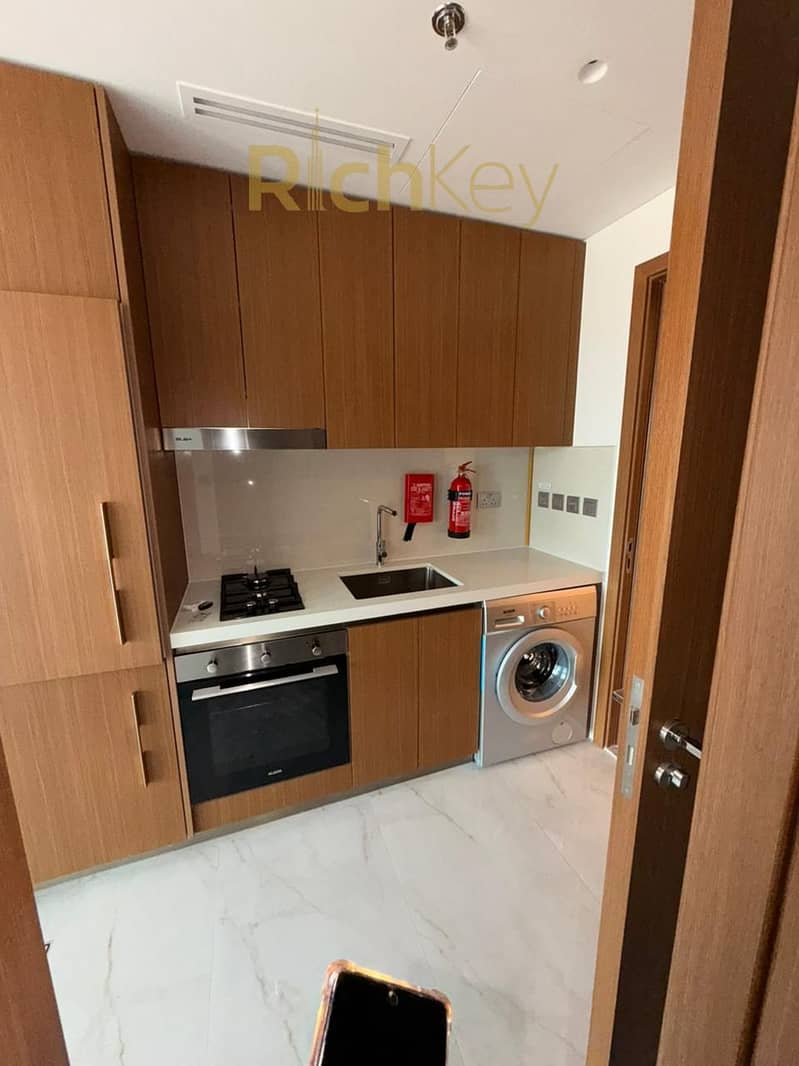 Modern Studio | Prime Location | High ROI - Image 7