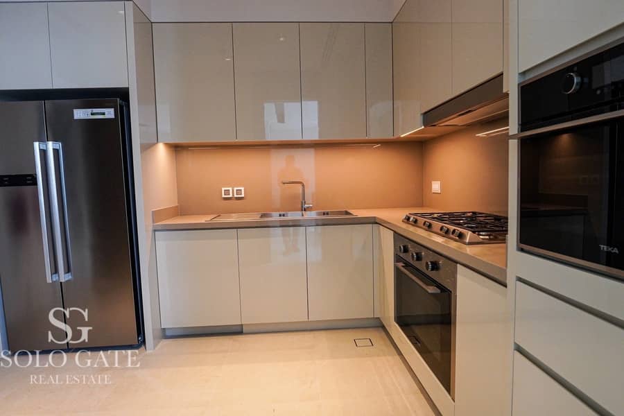 Full Burj And Fountain View | High End Living - Image 8