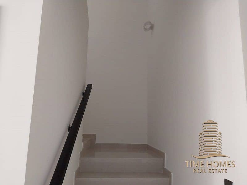 Semi single RAW | Vacant | Near to Exit - Image 9