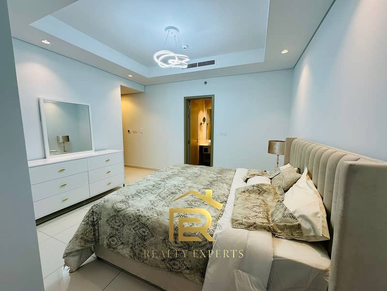 BURJ VIEW /LARGE LAYOUT /FULLY FURNISHED /NEXT TO METRO /DUBAI MALL