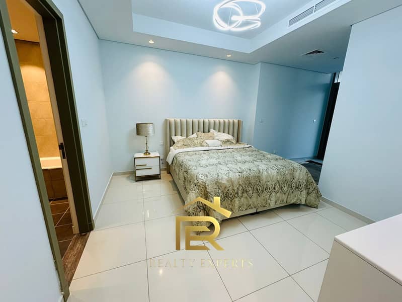 BURJ VIEW /LARGE LAYOUT /FULLY FURNISHED /NEXT TO METRO /DUBAI MALL - Image 13