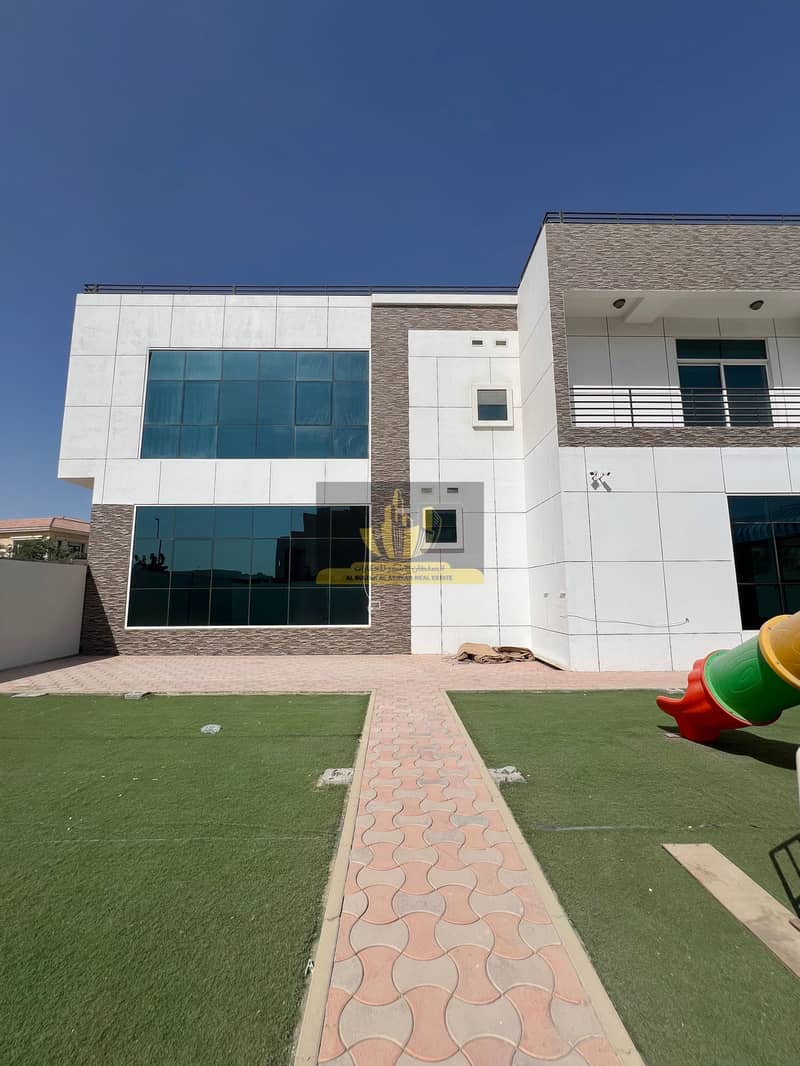 Villa for rent in warqaaa 8 rooms + maid