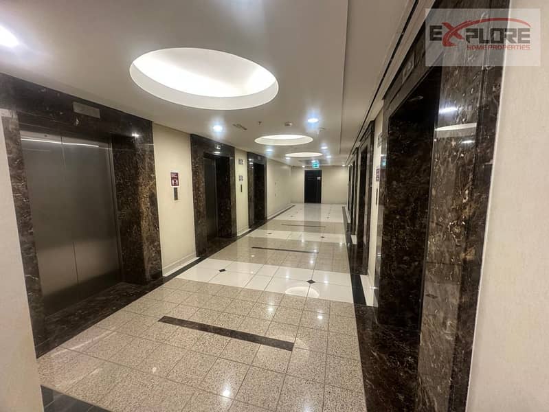 Burj Khalifa View:Near Metro:Spacious:Laundry Room:Gym,Pool