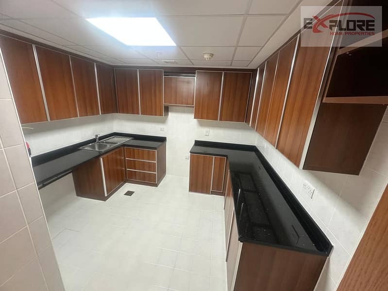 Burj Khalifa View:Near Metro:Spacious:Laundry Room:Gym,Pool