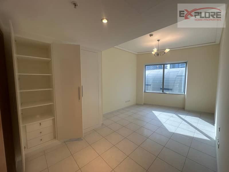 Burj Khalifa View:Near Metro:Spacious:Laundry Room:Gym,Pool - Image 8