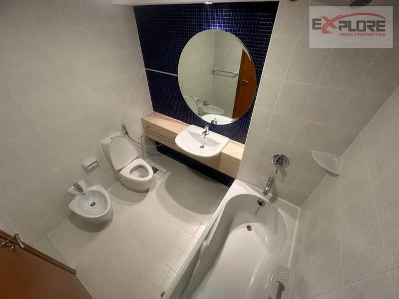 Burj Khalifa View:Near Metro:Spacious:Laundry Room:Gym,Pool - Image 14