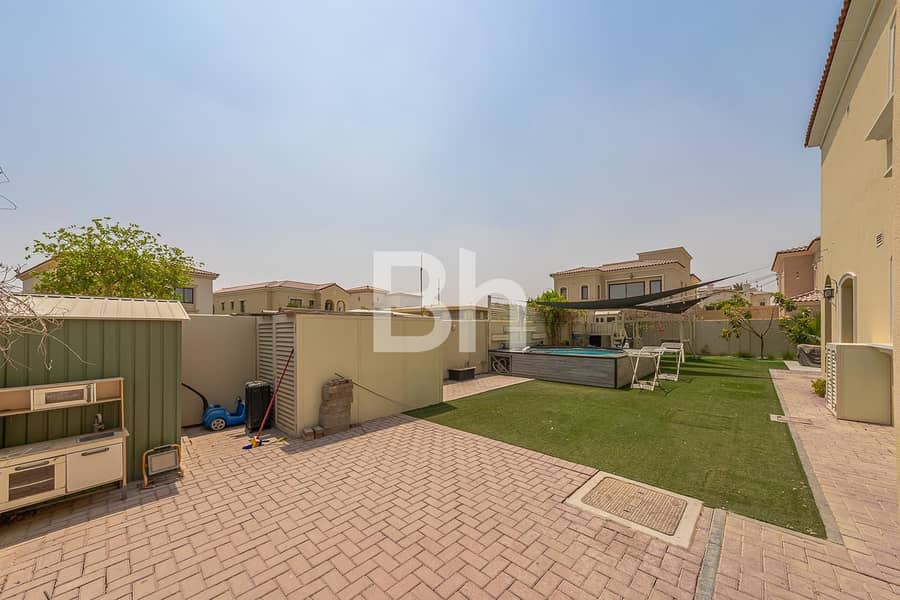 Large Plot | 4 Bds | Upgraded | Well Maintained