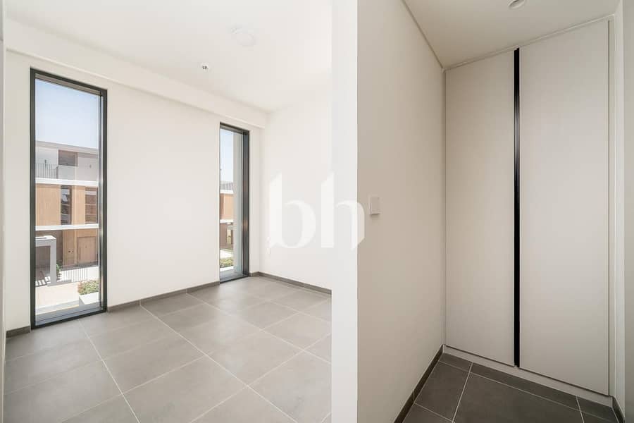 Excellent Location | Ready to Move | Open-Plan