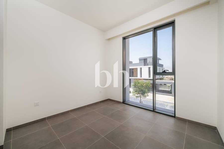 Excellent Location | Ready to Move | Open-Plan - Image 6