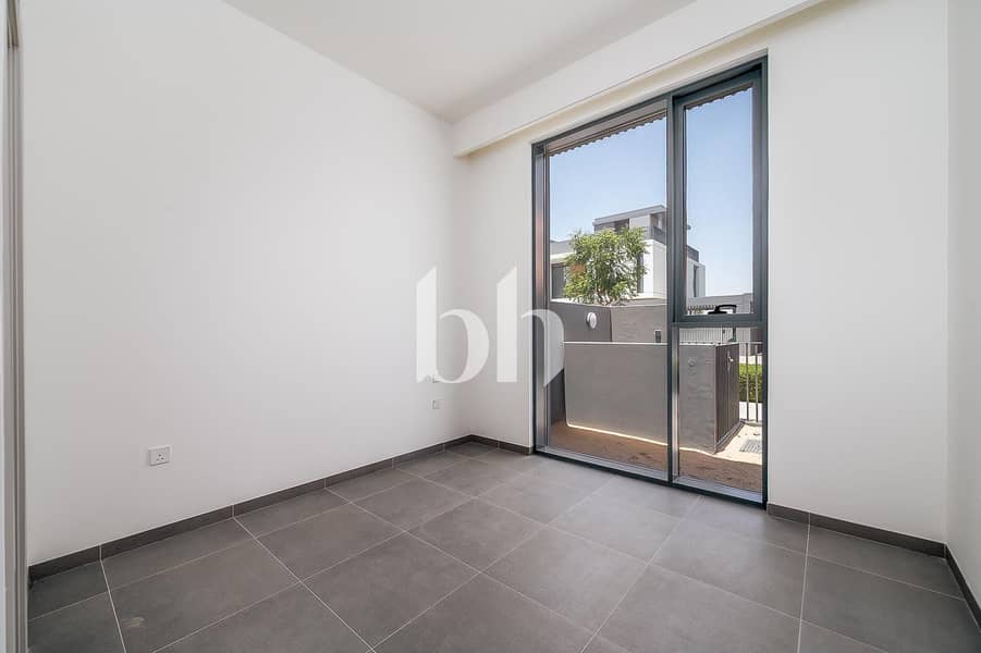 Excellent Location | Ready to Move | Open-Plan - Image 11