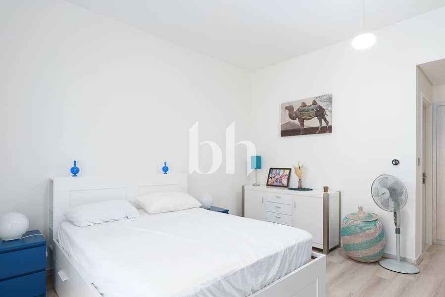 Fully Upgraded | Exclusive | Swimming Pool View - Image 11