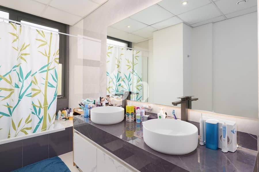 Fully Upgraded | Exclusive | Swimming Pool View - Image 14