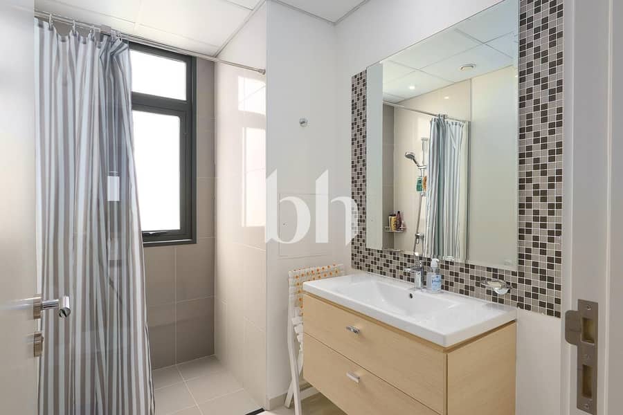 Fully Upgraded | Exclusive | Swimming Pool View - Image 16