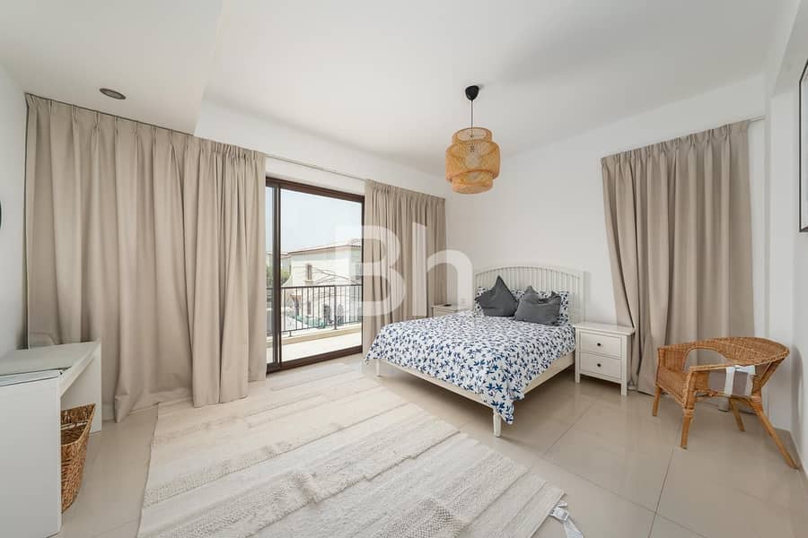 Large Plot | 4 Bds | Upgraded | Well Maintained - Image 12