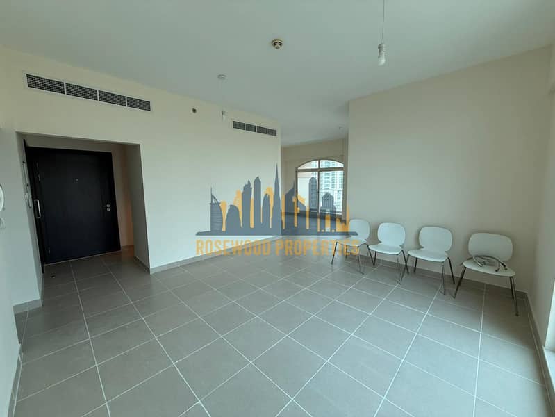 WELL MAINTAINED | POOL AND LAKE VIEW | VACANT