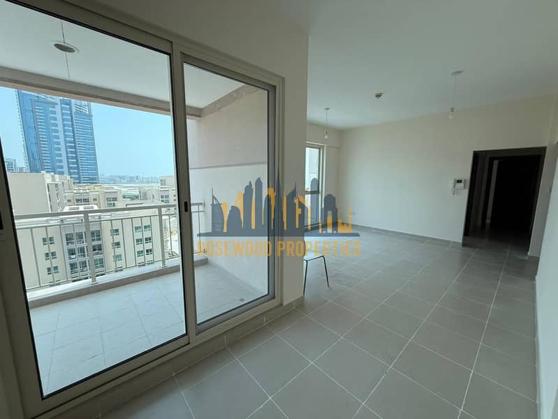 WELL MAINTAINED | POOL AND LAKE VIEW | VACANT - Image 6