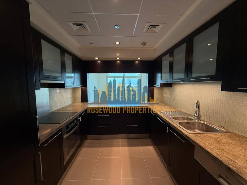 WELL MAINTAINED | POOL AND LAKE VIEW | VACANT - Image 8