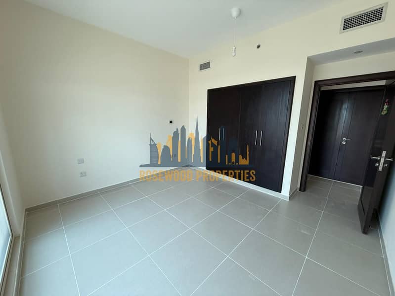 WELL MAINTAINED | POOL AND LAKE VIEW | VACANT - Image 12