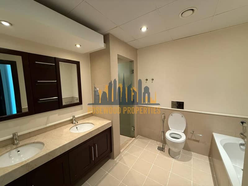 WELL MAINTAINED | POOL AND LAKE VIEW | VACANT - Image 16