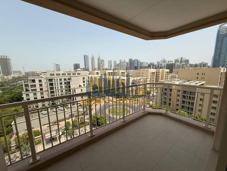 WELL MAINTAINED | POOL AND LAKE VIEW | VACANT - Image 19