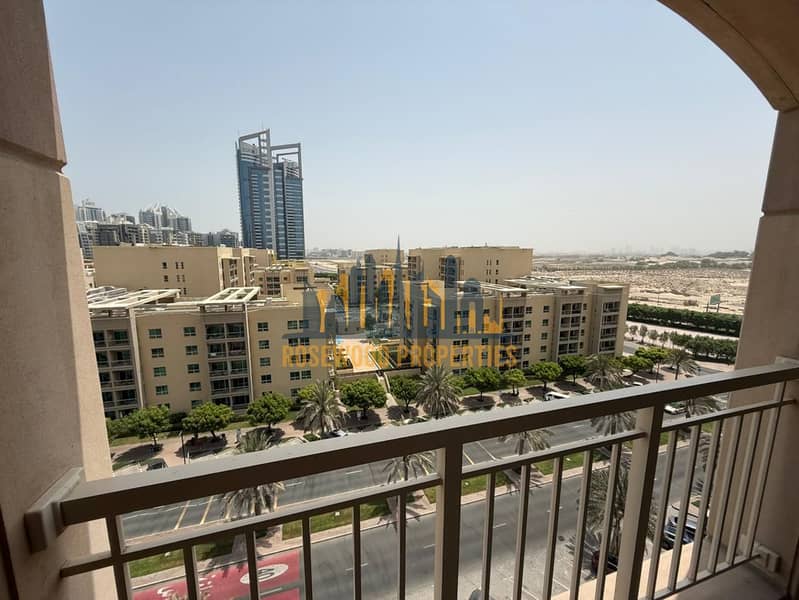 WELL MAINTAINED | POOL AND LAKE VIEW | VACANT - Image 21